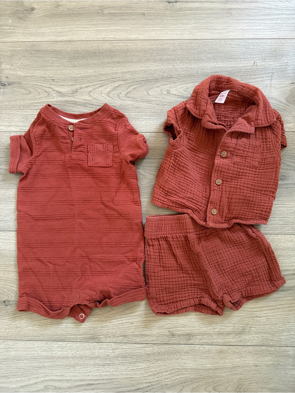 Like New 0-3m Joe Fresh Outfit Bundle